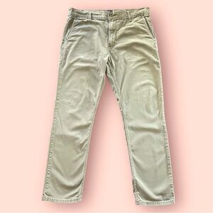 Levi’s men’s light olive pants size 33x30